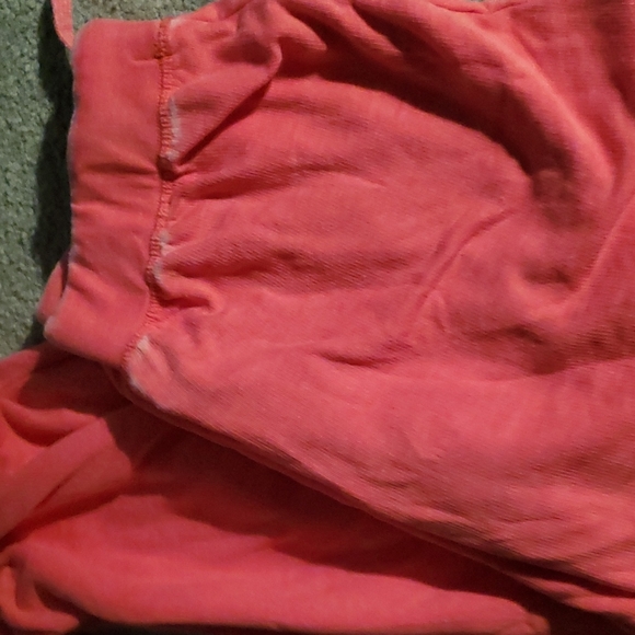 Nwot red Capri joggers distressed faded look lg - Picture 6 of 6